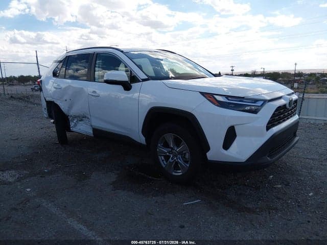 2022 TOYOTA RAV4 XLE 1