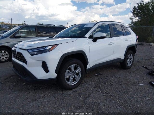 2022 TOYOTA RAV4 XLE 2