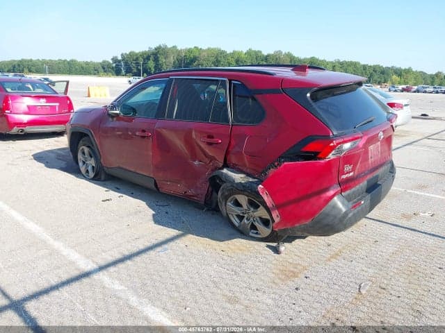 2023 TOYOTA RAV4 XLE 3