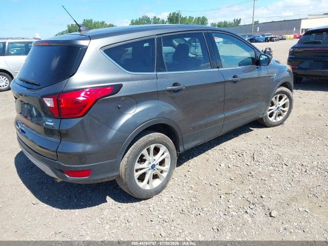 2019 FORD ESCAPE SE 4