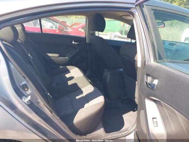 2017 KIA FORTE S 8