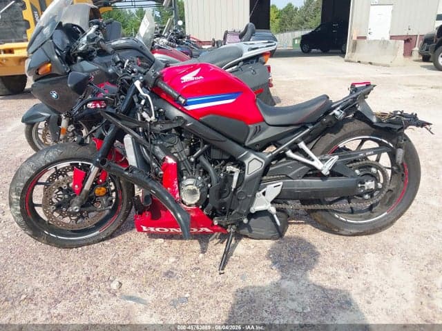 2025 HONDA CBR650 R 13