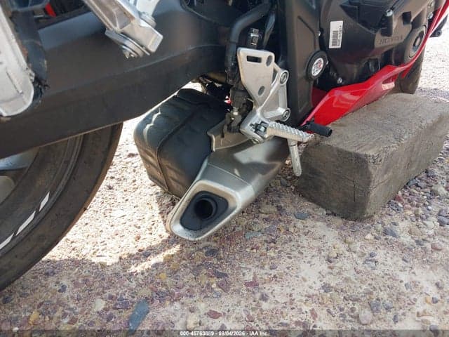 2025 HONDA CBR650 R 18