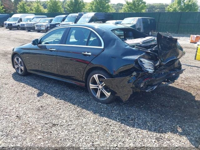 2017 MERCEDES-BENZ E 300 4MATIC 3