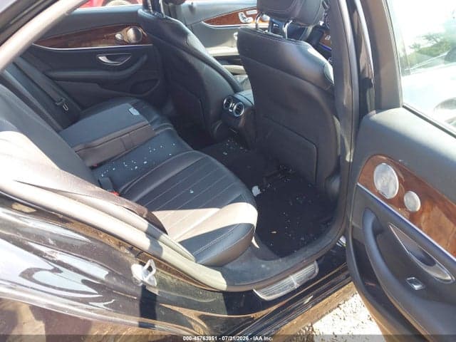 2017 MERCEDES-BENZ E 300 4MATIC 8