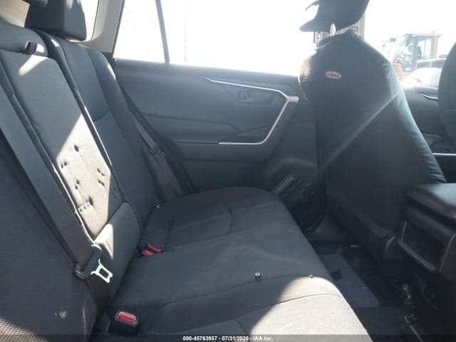 2019 TOYOTA RAV4 LE 8