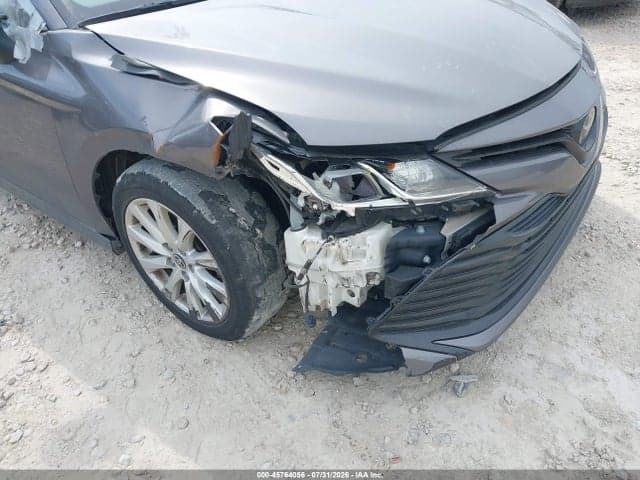 2020 TOYOTA CAMRY LE AWD 6
