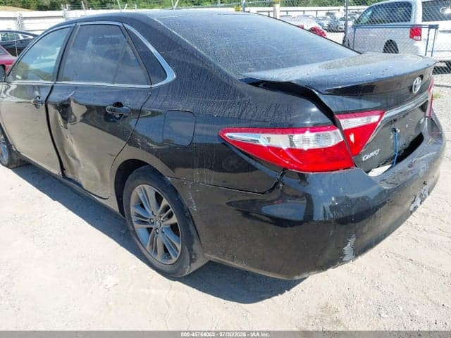 2017 TOYOTA CAMRY SE 3