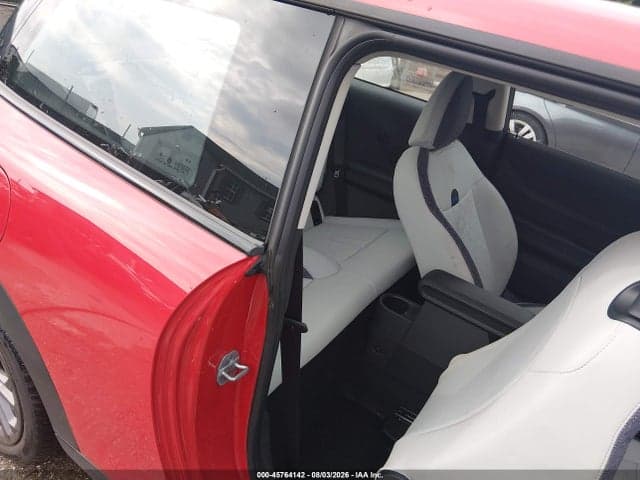 2025 MINI HARDTOP COOPER 8