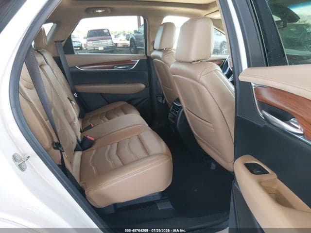 2017 CADILLAC XT5 PLATINUM 8