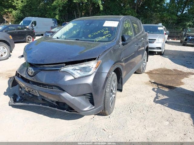 2018 TOYOTA RAV4 LE 2