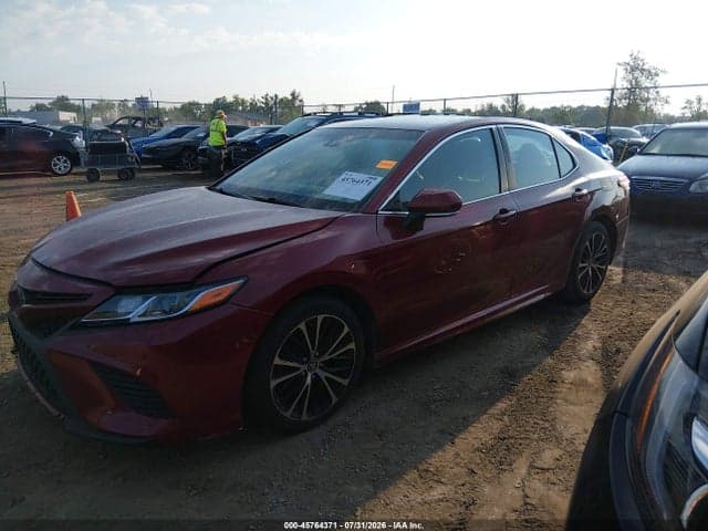 2018 TOYOTA CAMRY SE 2