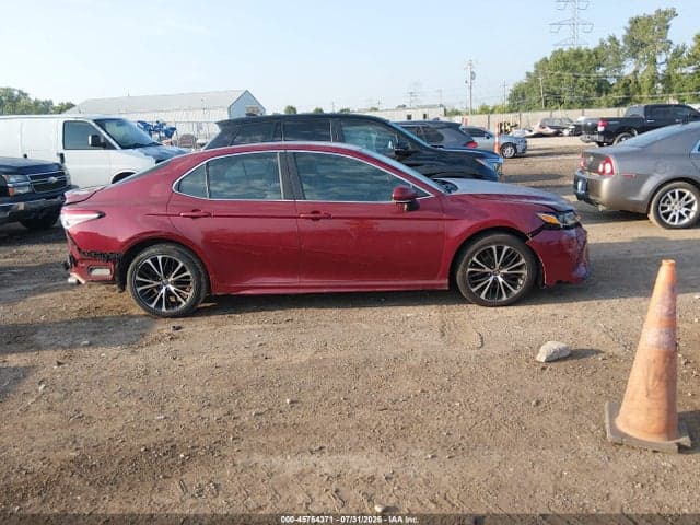 2018 TOYOTA CAMRY SE 13
