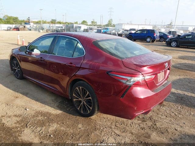 2018 TOYOTA CAMRY SE 3