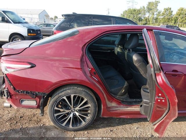 2018 TOYOTA CAMRY SE 8