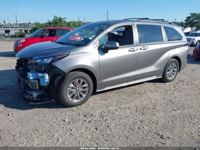 2026 TOYOTA SIENNA LE 2
