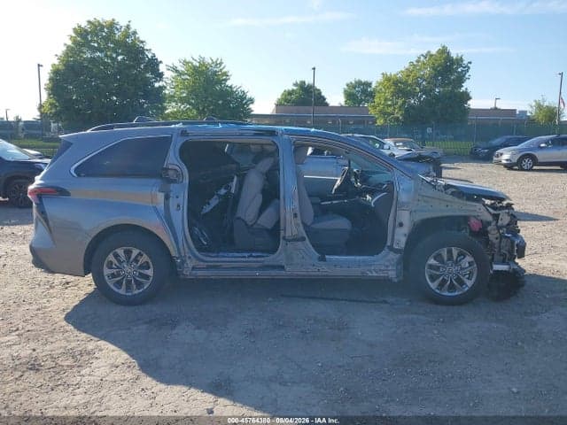 2026 TOYOTA SIENNA LE 12