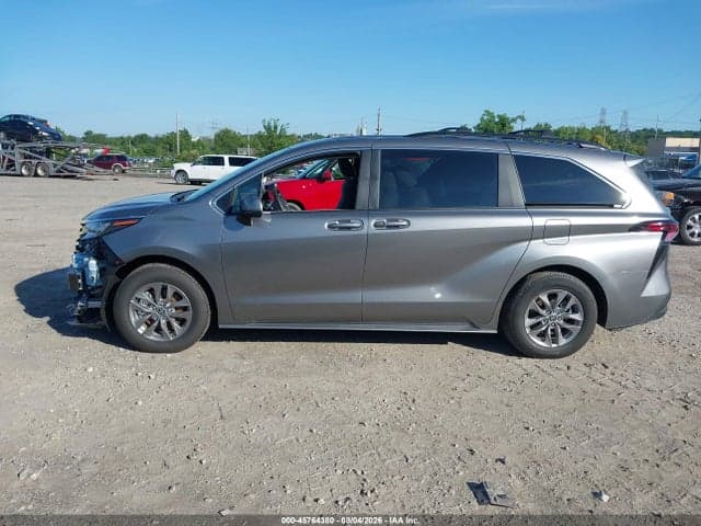 2026 TOYOTA SIENNA LE 13