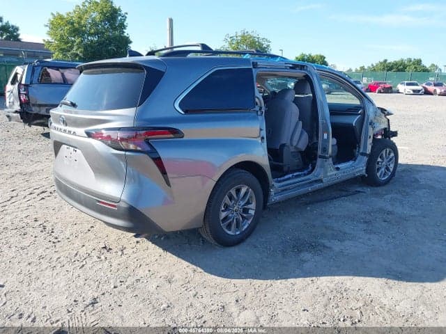 2026 TOYOTA SIENNA LE 4
