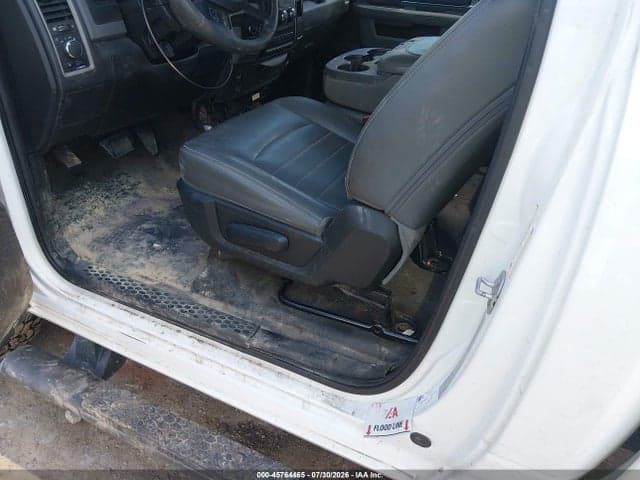 2018 RAM 2500 TRADESMAN 4X4 8' BOX 6