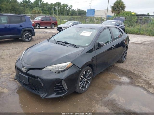 2017 TOYOTA COROLLA XSE 2