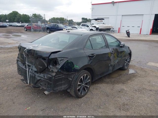 2017 TOYOTA COROLLA XSE 4