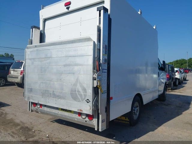 2024 GMC SAVANA CUTAWAY WORK VAN 4