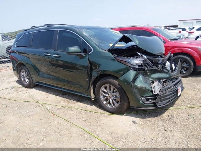 2025 TOYOTA SIENNA XLE - 1