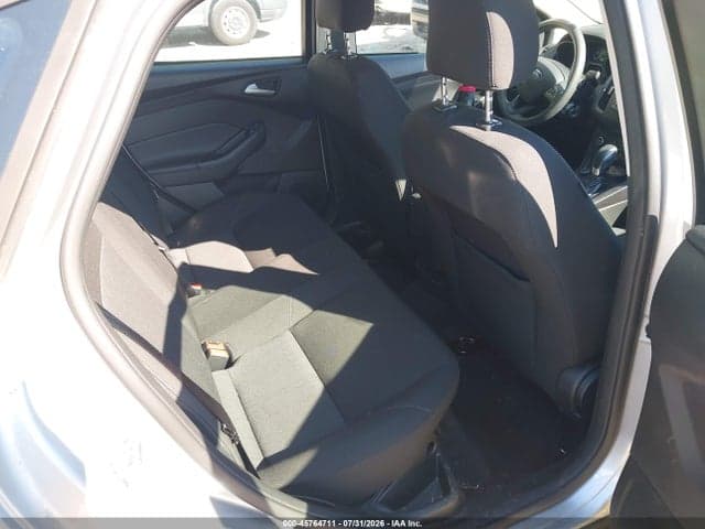 2017 FORD FOCUS SE 8