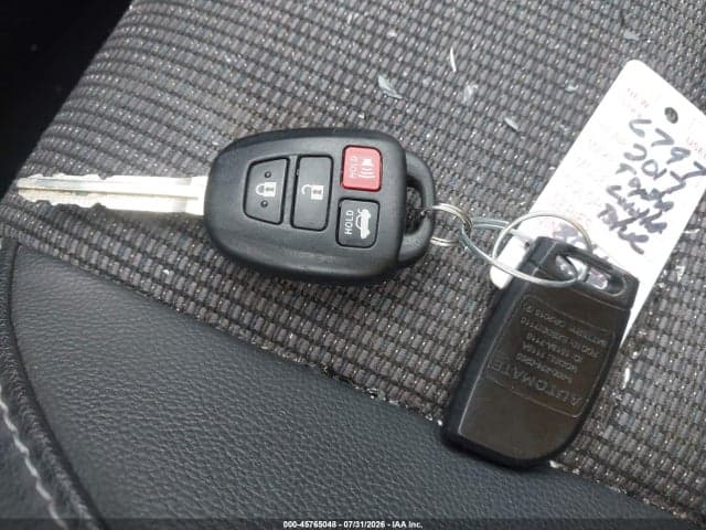 2017 TOYOTA COROLLA SE 11
