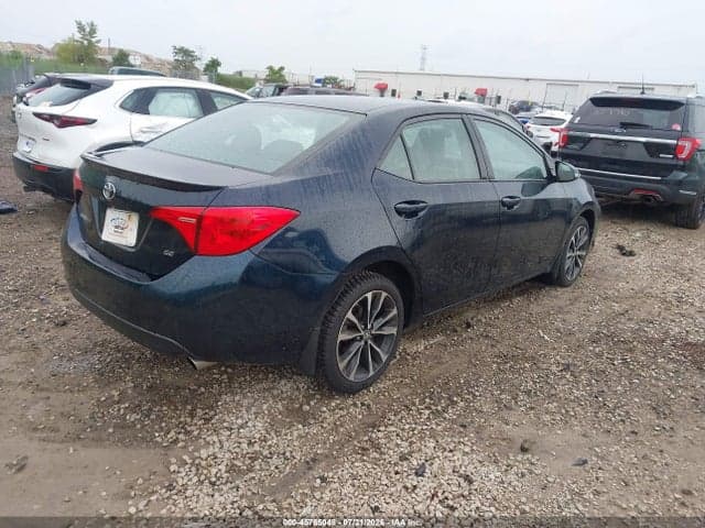 2017 TOYOTA COROLLA SE 4