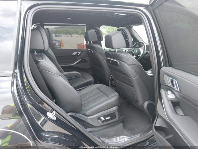 2025 BMW X7 XDRIVE40I 8