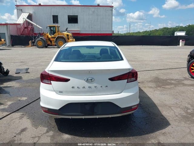 2019 HYUNDAI ELANTRA SE 16