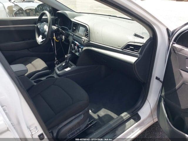 2019 HYUNDAI ELANTRA SE 5