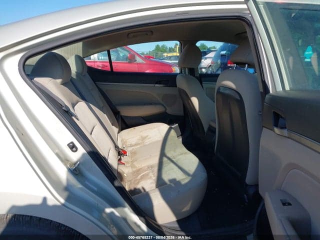 2017 HYUNDAI ELANTRA SE 8