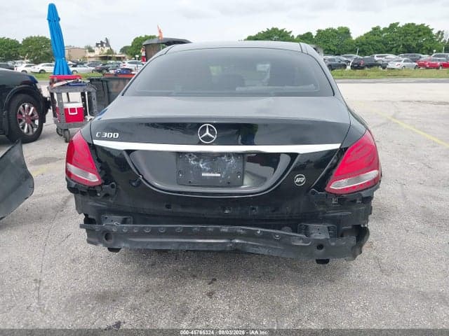 2017 MERCEDES-BENZ C 300 17