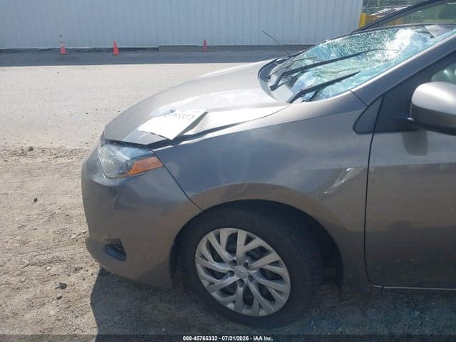 2018 TOYOTA COROLLA LE 19