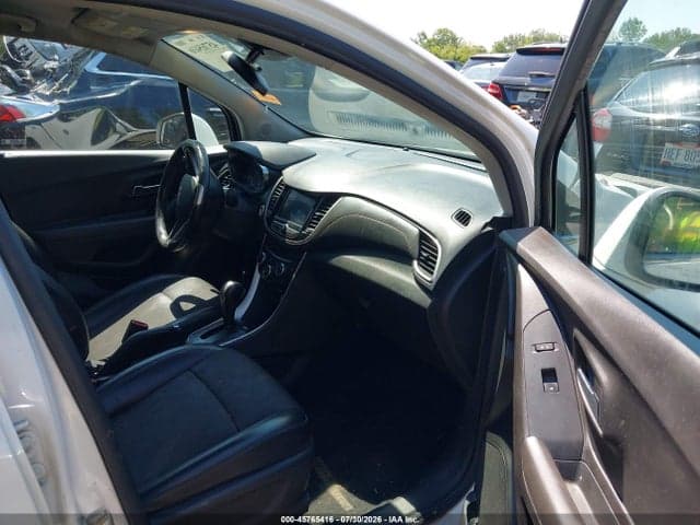 2020 CHEVROLET TRAX FWD LT 5