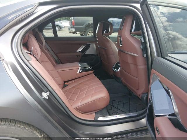 2025 BMW I7 EDRIVE50 8