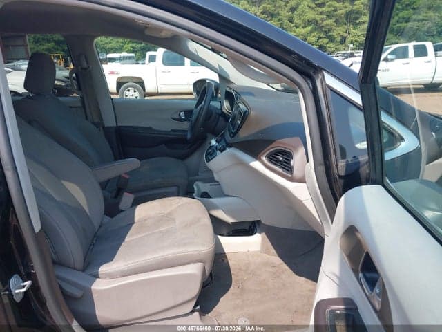 2019 CHRYSLER PACIFICA TOURING 5