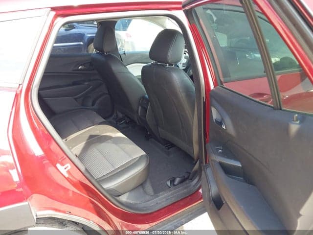 2025 CHEVROLET TRAX FWD LT 8