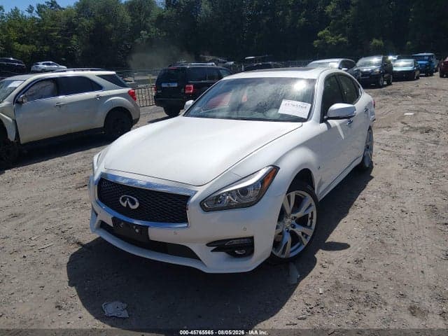 2017 INFINITI Q70 3.7X 2