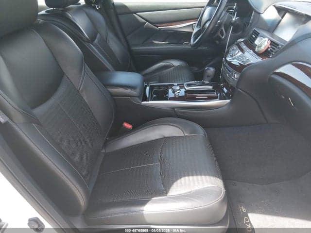 2017 INFINITI Q70 3.7X 5