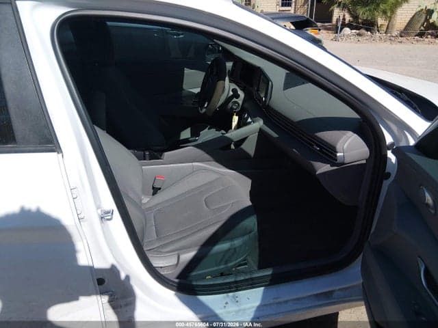 2025 HYUNDAI ELANTRA SE 5