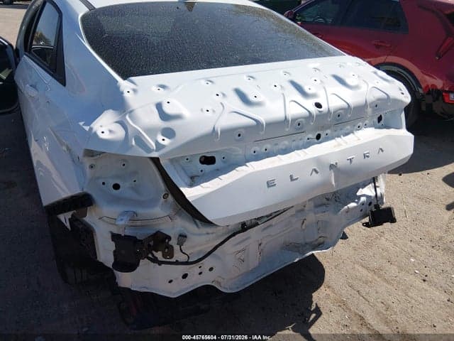2025 HYUNDAI ELANTRA SE 6