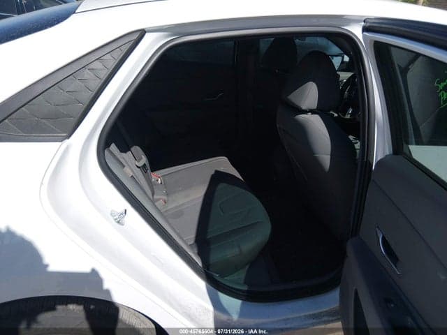 2025 HYUNDAI ELANTRA SE 8