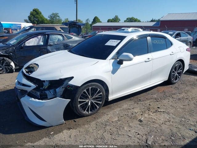 2018 TOYOTA CAMRY SE 2