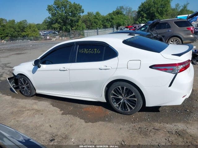 2018 TOYOTA CAMRY SE 14