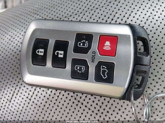 2017 TOYOTA SIENNA LIMITED PREMIUM 7 PASSENGER 11