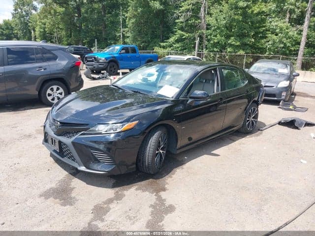 2020 TOYOTA CAMRY SE 2